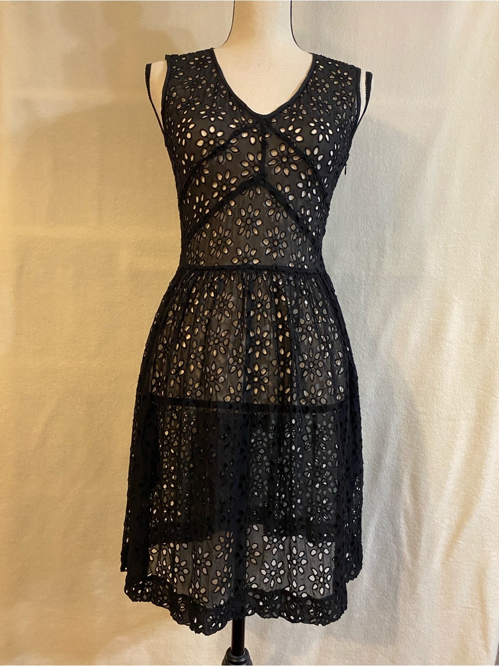 Jill Stuart Collection black embroidered eyelet lace sleeveless v-neck dress